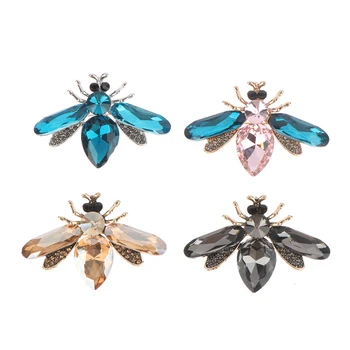 Módne Luxusné Crystal Roztomilý Bee Brošne Kamienkami Zliatiny Brošňa Lady Party Kolíky Šperky, Darčeky Hmyzu Bee Brošňa Obrázok 2